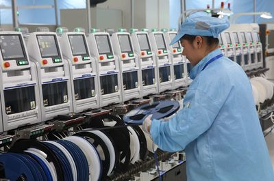 湘江新區(qū)比亞迪電子長沙工廠首批華為手機正式下線，助推第一類增值電信業(yè)務發(fā)展
